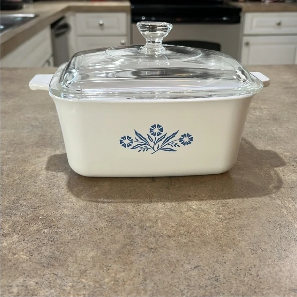 Corning Ware Cornflower With Lid P-4-B 7X5 1/2X3 inch Range - Oven -Microwave